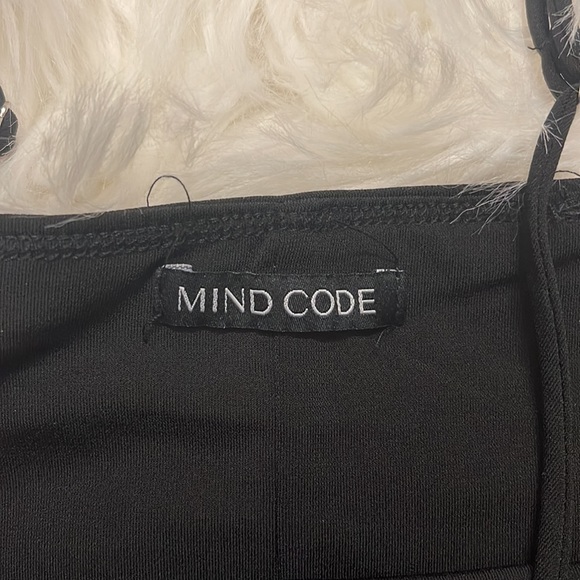 Stunning plain mini black bodycon dress - Picture 3 of 3